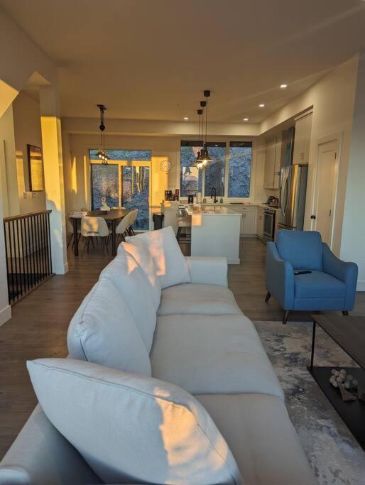 הוילה צ'יליוואק Mountain Retreat With Views, Hot Tub, Games & Ac מראה חיצוני תמונה